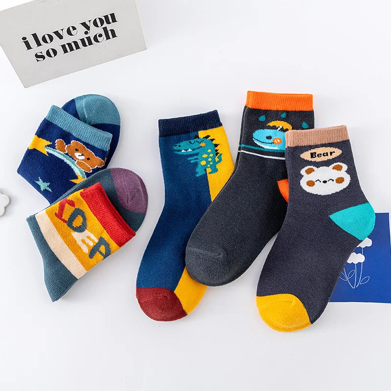 5 pairs of cute cartoon patterns, comfortable and breathable children's autumn and winter socks