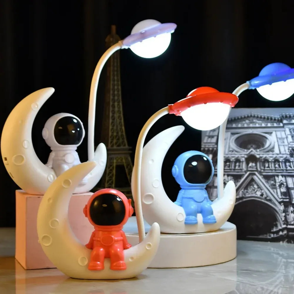 Creative Moon Astronaut Nightlight, LED Small Desk Lamp