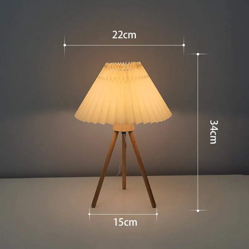 INS Retro LED Table Lamp Wooden Tripod Fabric Desk Lamp USB Power For Home Bedroom Bedside Desktop Decoration Nightstand Light