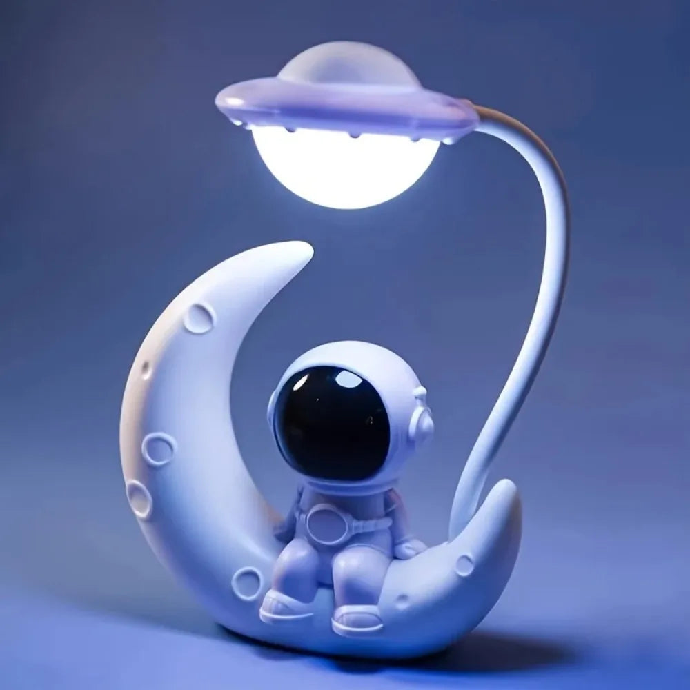 Creative Moon Astronaut Nightlight, LED Small Desk Lamp