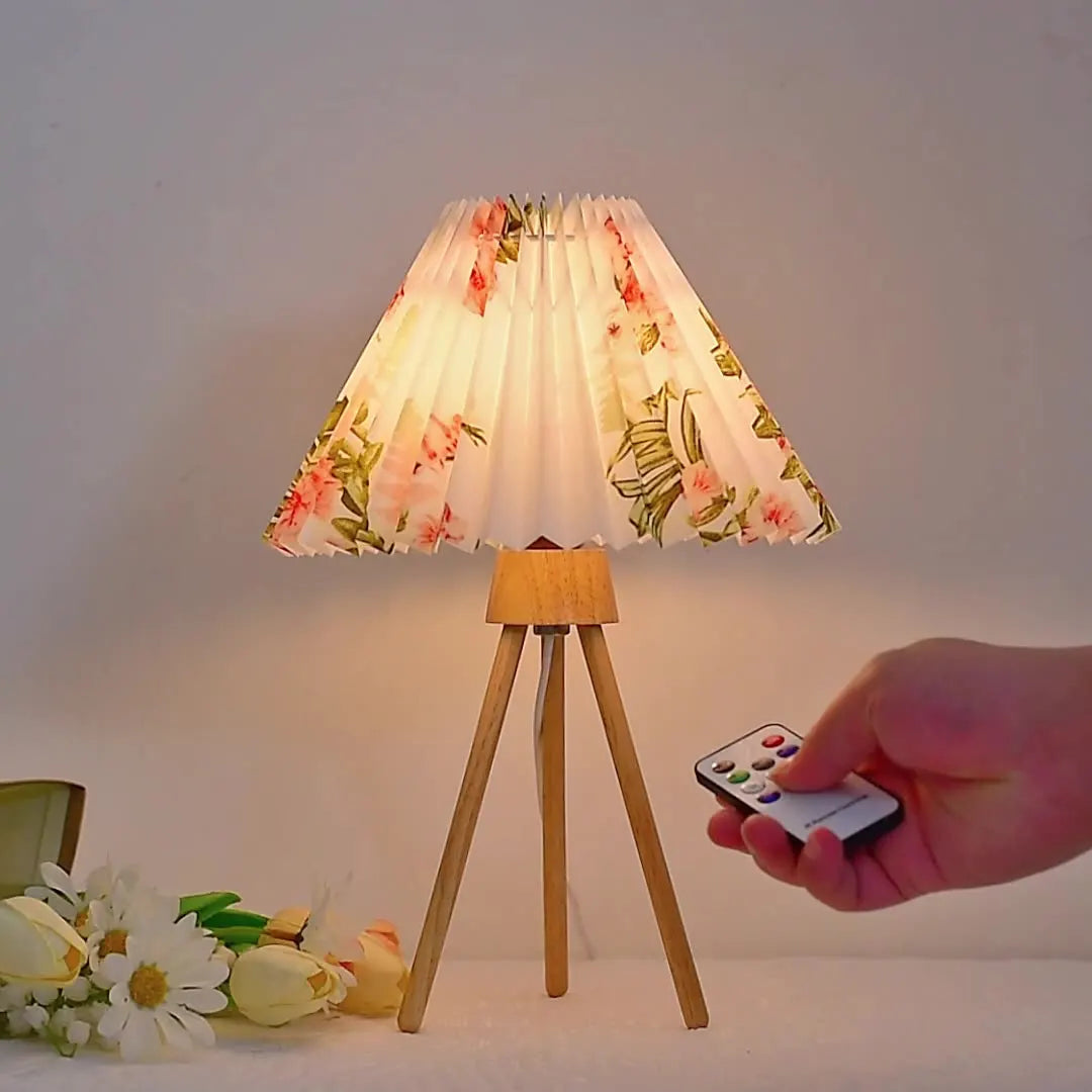 INS Retro LED Table Lamp Wooden Tripod Fabric Desk Lamp USB Power For Home Bedroom Bedside Desktop Decoration Nightstand Light