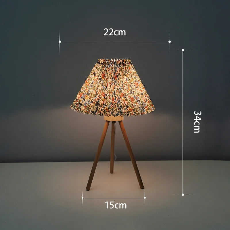 INS Retro LED Table Lamp Wooden Tripod Fabric Desk Lamp USB Power For Home Bedroom Bedside Desktop Decoration Nightstand Light
